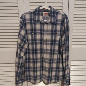 Wrangler Men's Casual Navy and White Plaid Shirt